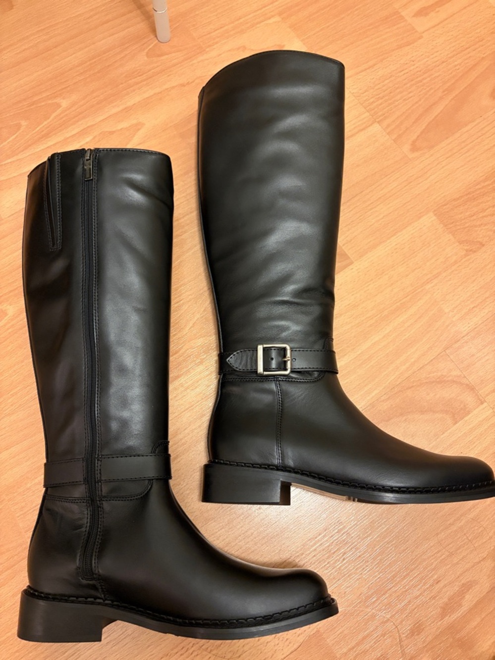 La CANADIENNE Tall Leather Heeled Boots in black